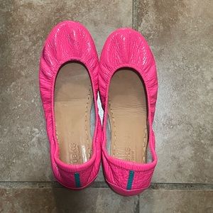 Pop pink Tieks (size 9)